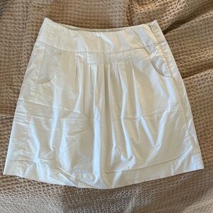 Banana Republic White Petite Skirt with Clean Silhouette